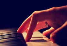 罗斯担任老鹰主力，带队东部前列